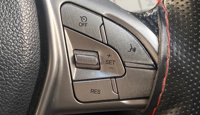 2022 Mahindra XUV300 W8 (O) 1.2 PETROL, Petrol, Manual, 35,807 km, Adaptive Cruise Control