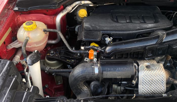 2022 Mahindra XUV300 W8 (O) 1.2 PETROL, Petrol, Manual, 35,807 km, Engine View - Right