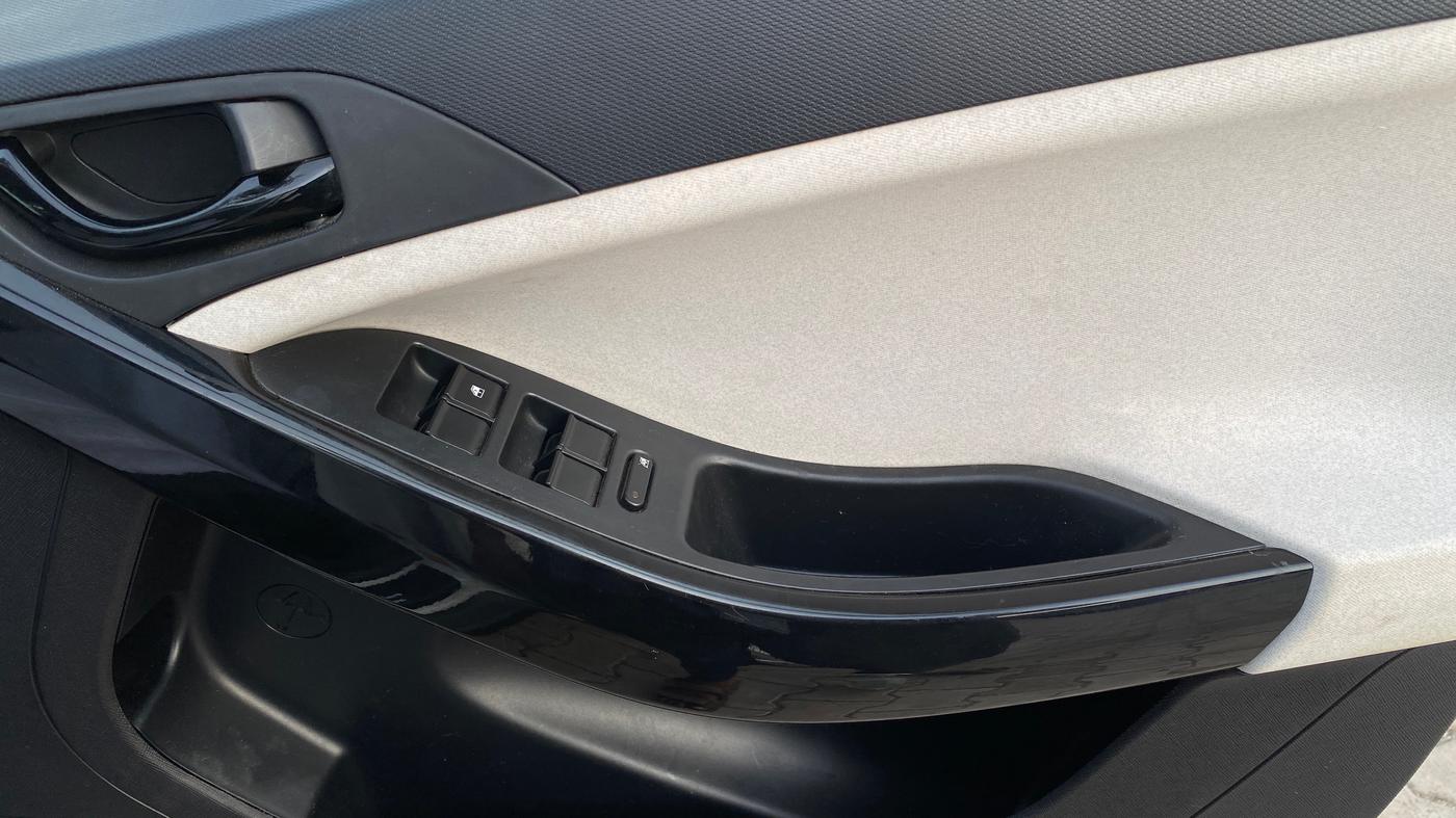 2024 Tata NEXON Pure 1.2 Petrol 6AMT, Petrol, Manual, 27,941 km, Driver Side Door Panels Control