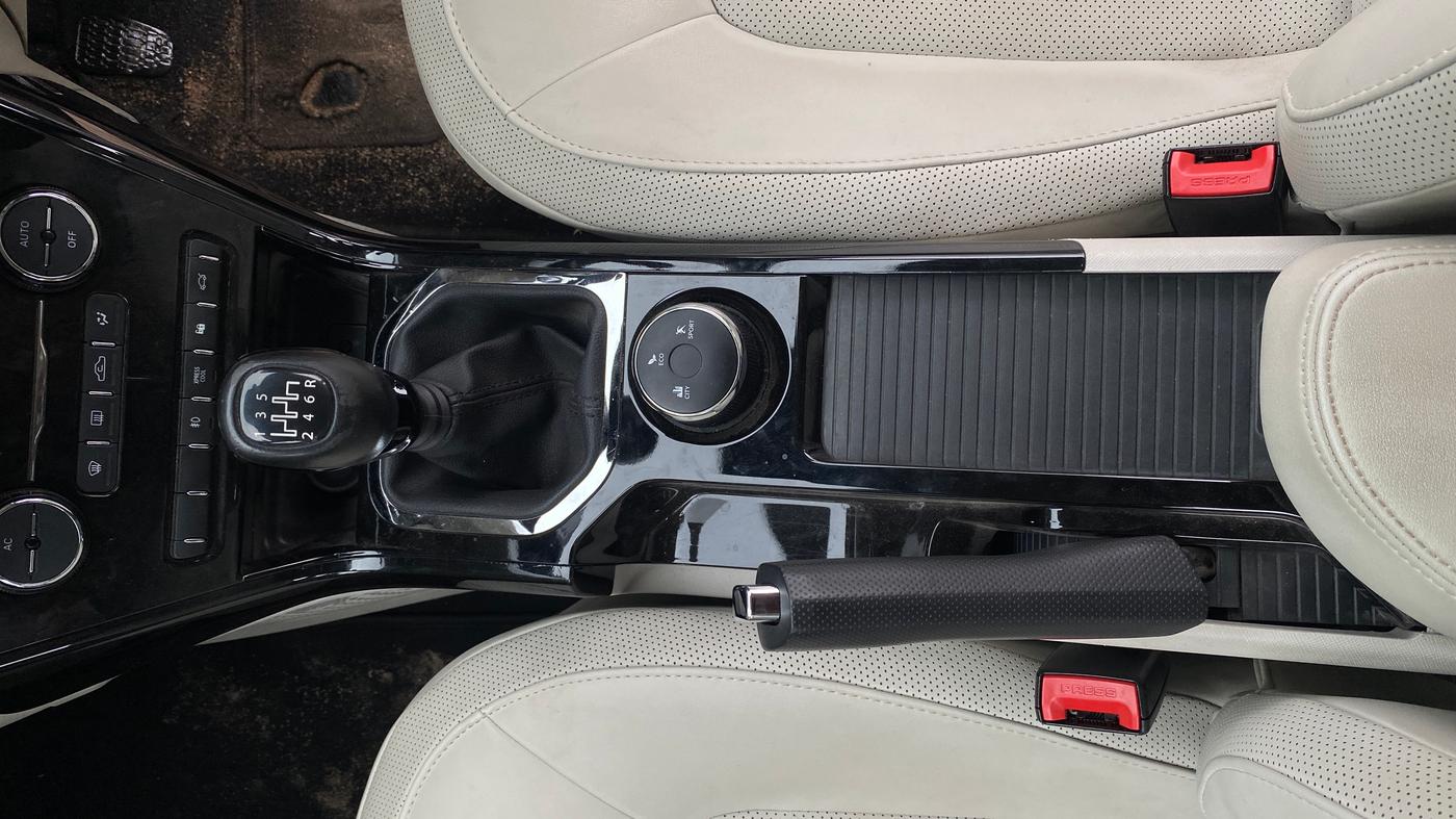 2022 Tata NEXON XZ PLUS (PREMIUM) PETROL, Petrol, Manual, 29,325 km, Gear Lever