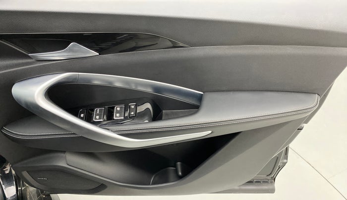 2021 MG HECTOR SHARP DCT PETROL, Petrol, Automatic, 6,501 km, Driver Side Door Panels Control