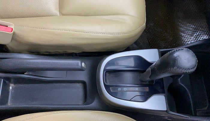 2017 Honda Jazz 1.2L I-VTEC V AT, Petrol, Automatic, 89,835 km, Gear Lever