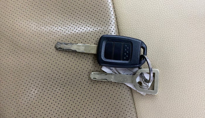 2017 Honda Jazz 1.2L I-VTEC V AT, Petrol, Automatic, 89,835 km, Key Close Up