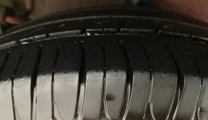 2015 Maruti Celerio VXI, Petrol, Manual, 60,594 km, Right Rear Tyre Tread
