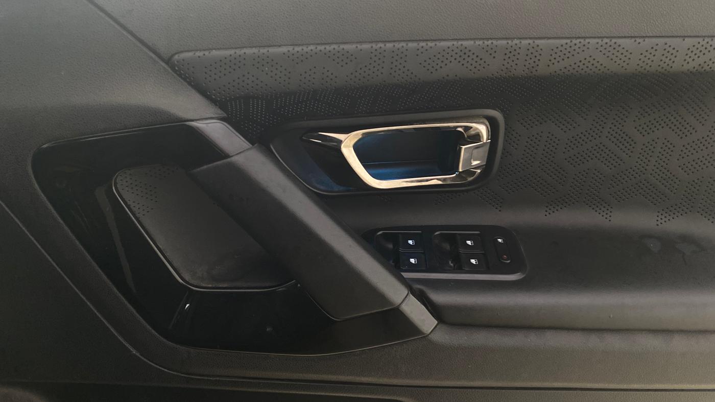 2022 Tata Safari XZ PLUS, Diesel, Manual, 92,472 km, Driver Side Door Panels Control