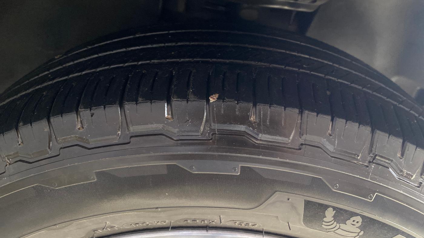 2022 Tata Safari XZ PLUS, Diesel, Manual, 92,472 km, Right Front Tyre Tread