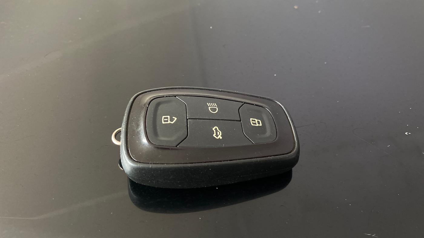 2022 Tata Safari XZ PLUS, Diesel, Manual, 92,472 km, Key Close Up