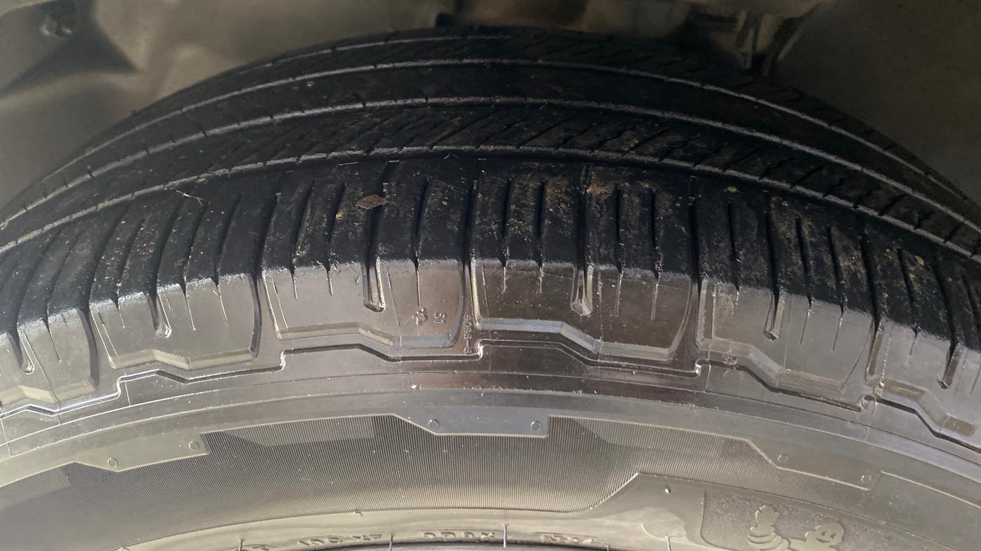 2022 Tata Safari XZ PLUS, Diesel, Manual, 92,472 km, Left Front Tyre Tread