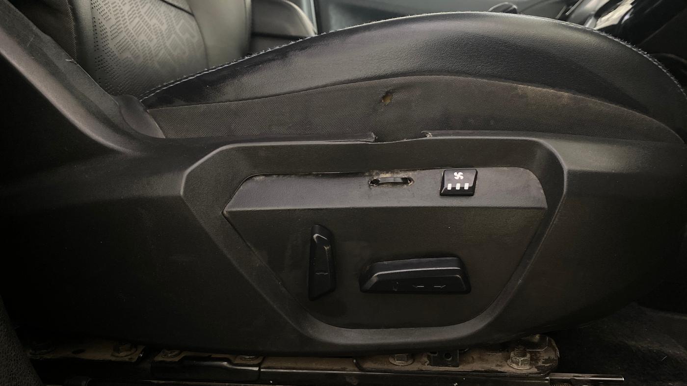 2022 Tata Safari XZ PLUS, Diesel, Manual, 92,472 km, Driver Side Adjustment Panel