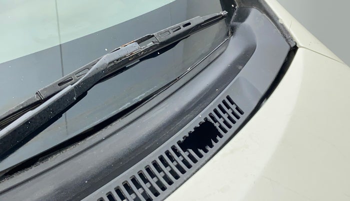 2010 Toyota Corolla Altis G PETROL, Petrol, Manual, 83,706 km, Bonnet (hood) - Cowl vent panel has minor damage