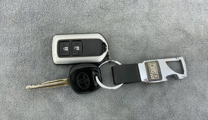 2010 Toyota Corolla Altis G PETROL, Petrol, Manual, 83,706 km, Lock system - Dork lock functional only from remote key