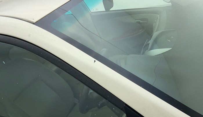 2010 Toyota Corolla Altis G PETROL, Petrol, Manual, 83,706 km, Right A pillar - Minor scratches