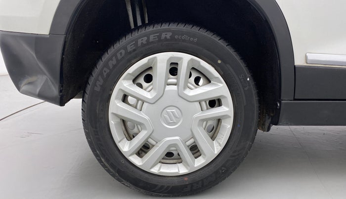 2020 Maruti Vitara Brezza LXI, Petrol, Manual, 30,953 km, Right Rear Wheel