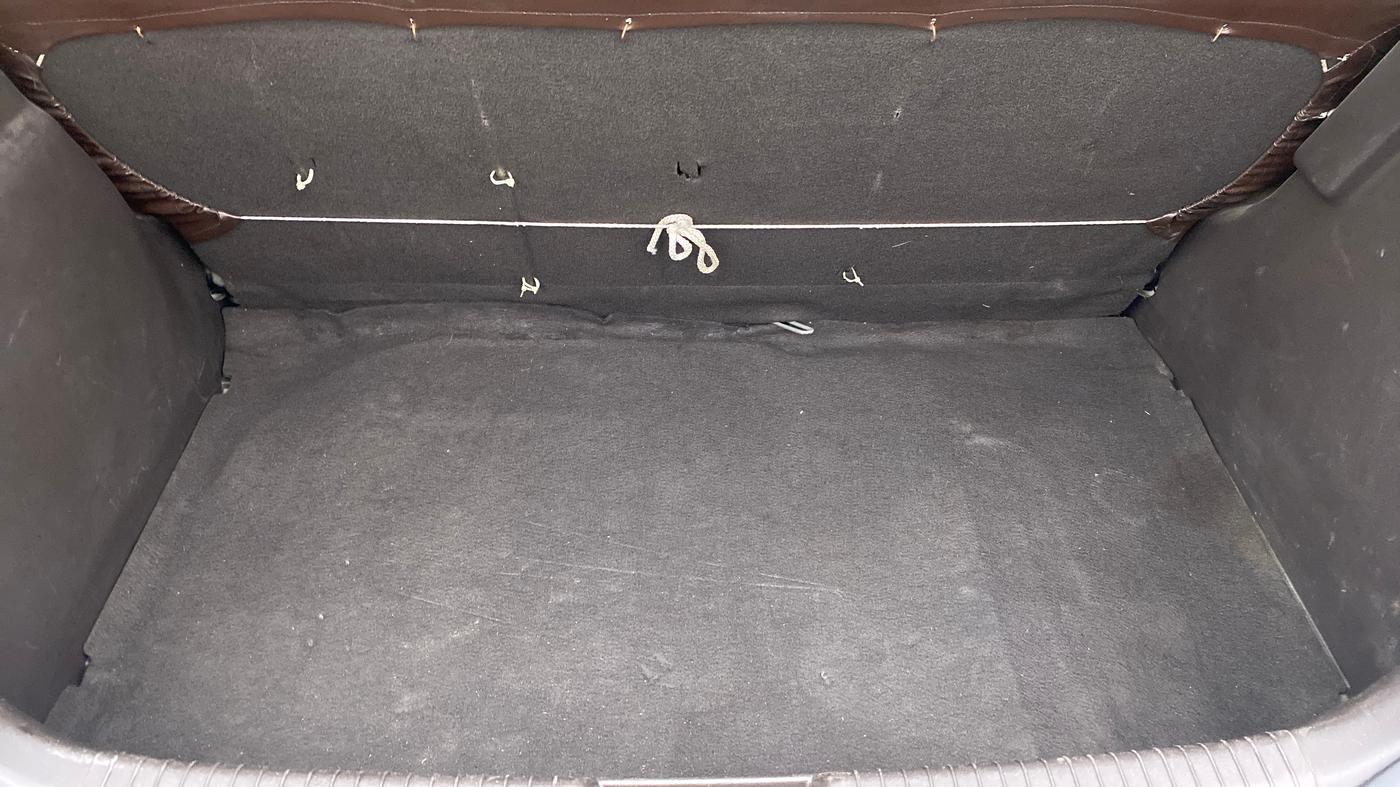 2011 Hyundai i20 MAGNA O 1.2, Petrol, Manual, 96,026 km, Boot Inside