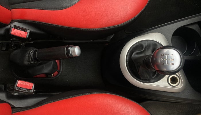 2013 Ford Figo ZXI 1.2 PETROL, Petrol, Manual, 1,10,711 km, Gear Lever