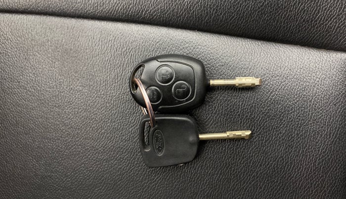 2013 Ford Figo ZXI 1.2 PETROL, Petrol, Manual, 1,10,711 km, Key Close Up