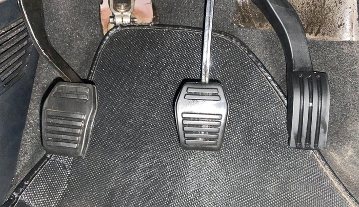 2013 Ford Figo ZXI 1.2 PETROL, Petrol, Manual, 1,10,711 km, Pedals