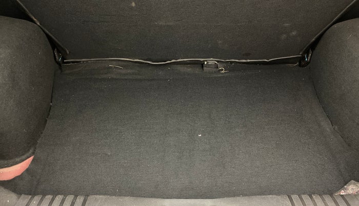 2013 Ford Figo ZXI 1.2 PETROL, Petrol, Manual, 1,10,711 km, Boot Inside