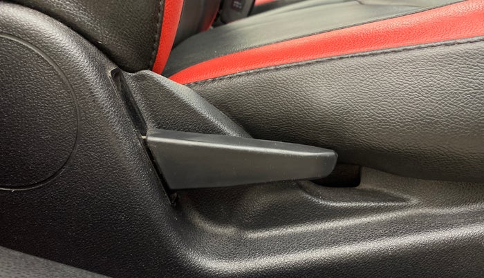 2013 Ford Figo ZXI 1.2 PETROL, Petrol, Manual, 1,10,711 km, Driver Side Adjustment Panel