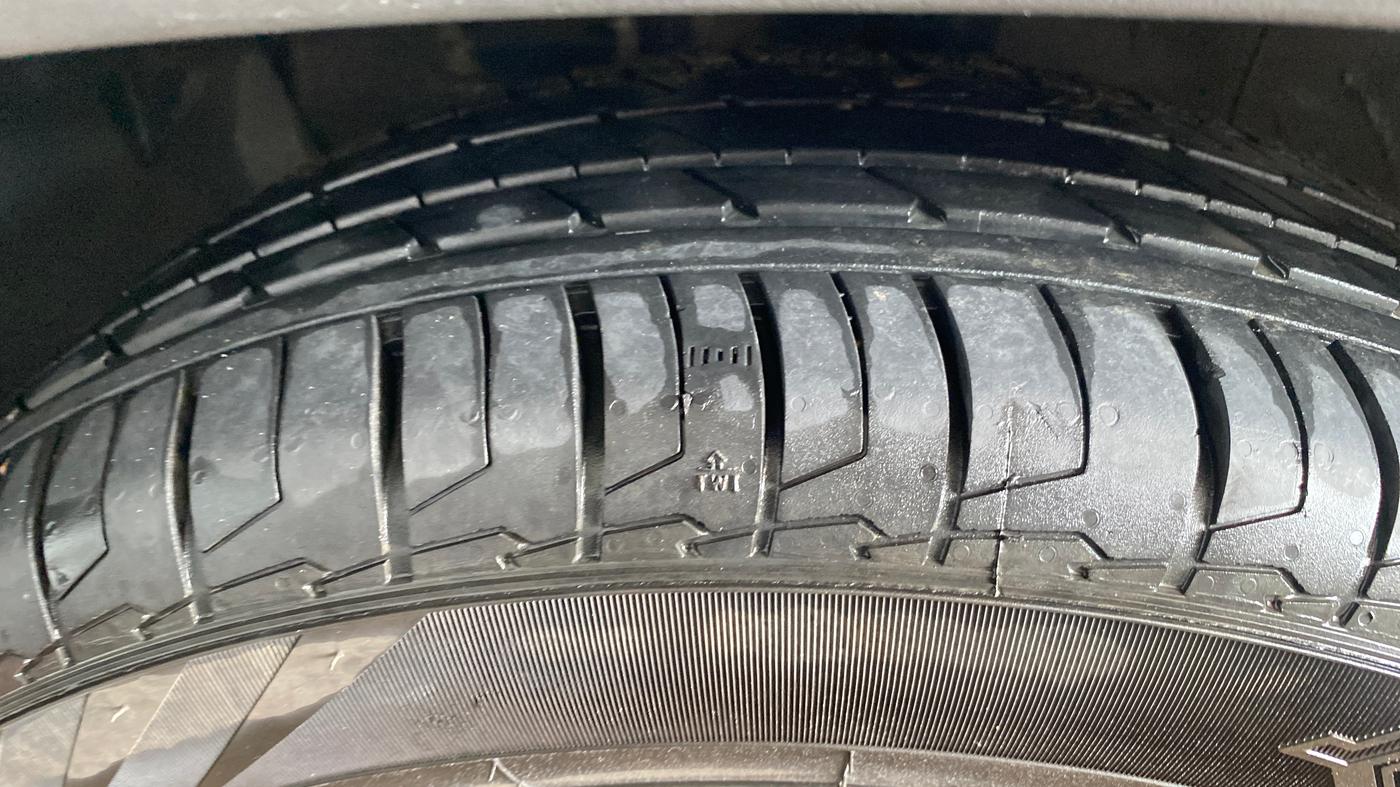 2023 Hyundai Creta SX (O) AT 1.5 DIESEL, Diesel, Automatic, 1,01,317 km, Left Front Tyre Tread