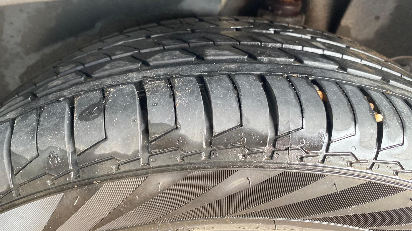 2023 Hyundai Creta SX (O) AT 1.5 DIESEL, Diesel, Automatic, 1,01,317 km, Left Rear Tyre Tread