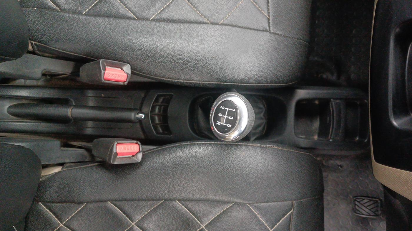 2018 Maruti Wagon R 1.0 VXI, Petrol, Manual, 32,756 km, Gear Lever