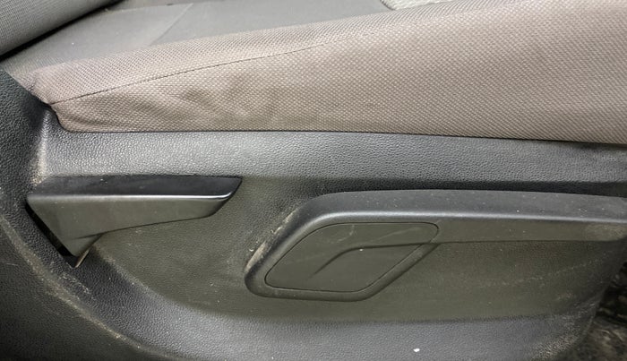 2017 Mahindra Kuv100 K6 D 5 STR, Diesel, Manual, 60,342 km, Driver Side Adjustment Panel