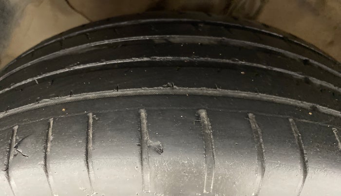 2017 Hyundai Elite i20 ASTA 1.2, Petrol, Manual, 99,517 km, Left Front Tyre Tread
