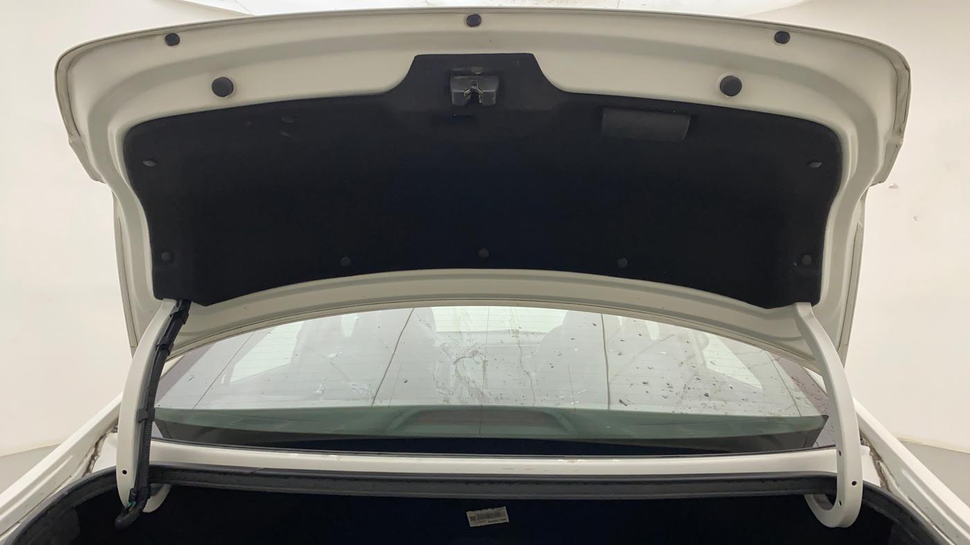 2017 Hyundai New Elantra 2.0 SX(O) AT PETROL, Petrol, Automatic, 64,350 km, Boot Door Open