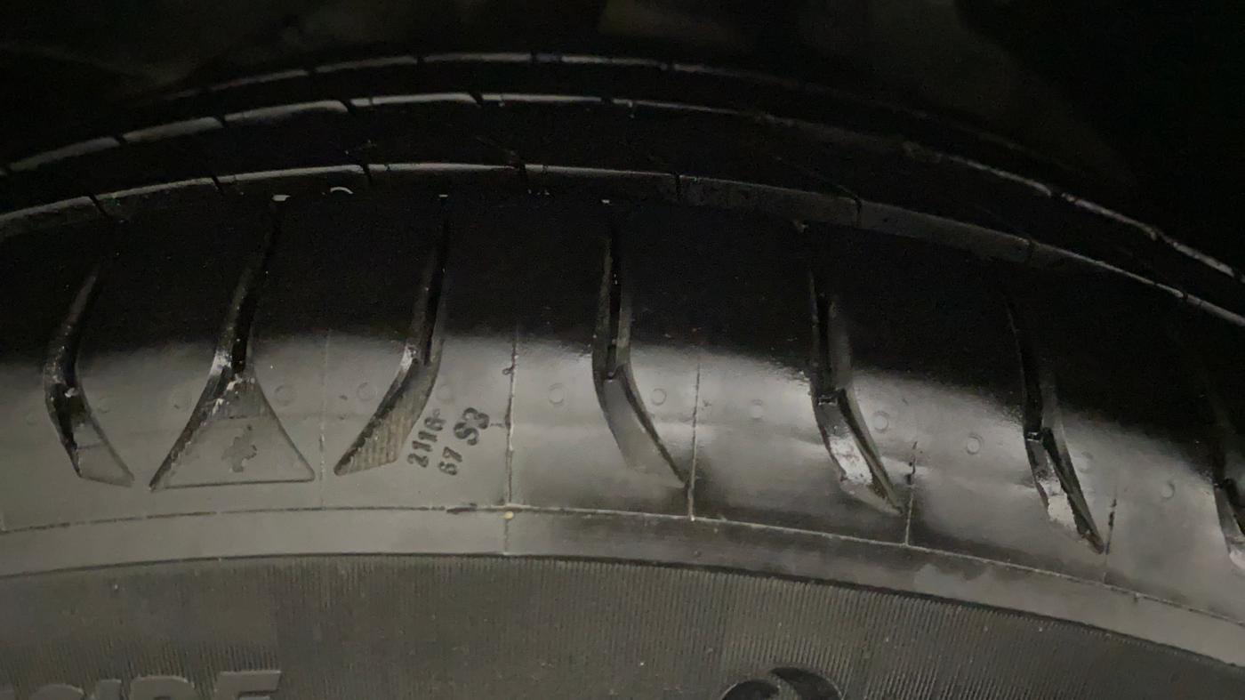 2017 Hyundai New Elantra 2.0 SX(O) AT PETROL, Petrol, Automatic, 64,350 km, Right Rear Tyre Tread
