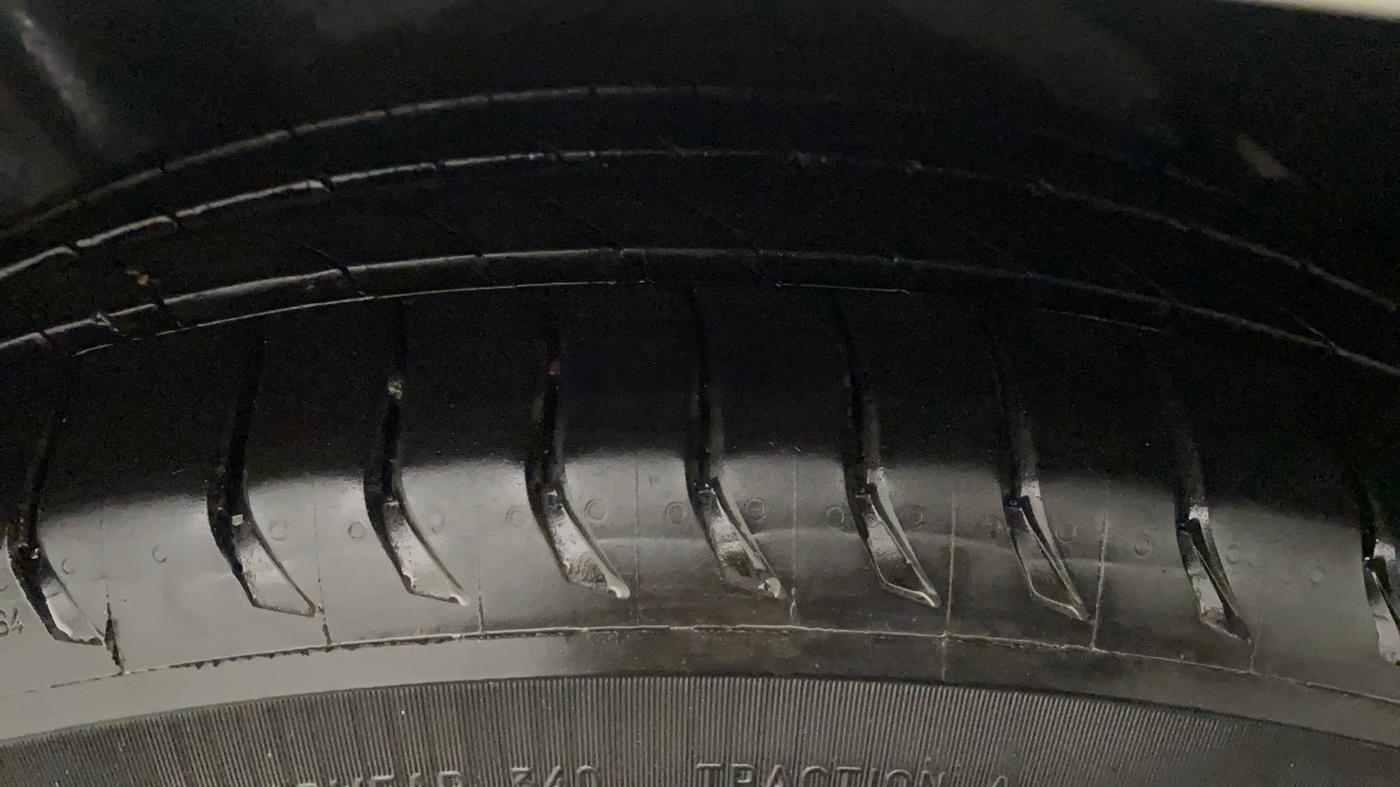 2017 Hyundai New Elantra 2.0 SX(O) AT PETROL, Petrol, Automatic, 64,350 km, Left Front Tyre Tread