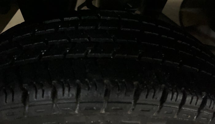 2016 Maruti Alto K10 VXI, Petrol, Manual, 24,284 km, Right Rear Tyre Tread