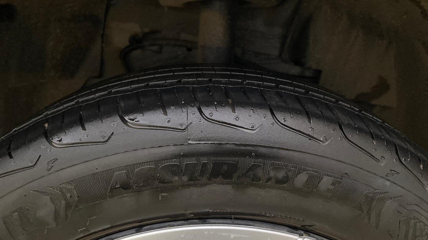 2024 Tata NEXON PURE 1.2 PETROL, Petrol, Manual, 4,855 km, Right Front Tyre Tread