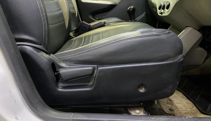 2016 Maruti Alto K10 VXI, Petrol, Manual, 38,216 km, Driver Side Adjustment Panel