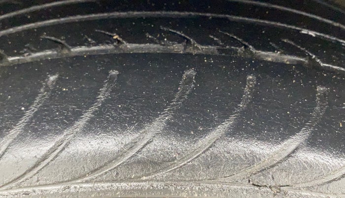2013 Hyundai i20 ASTA 1.2, Petrol, Manual, 49,065 km, Left Front Tyre Tread