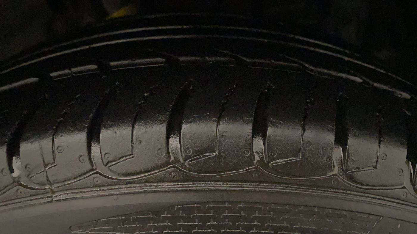 2020 Ford Ecosport TITANIUM 1.5 SPORTS(SUNROOF) PETROL, Petrol, Manual, 24,960 km, Left Front Tyre Tread