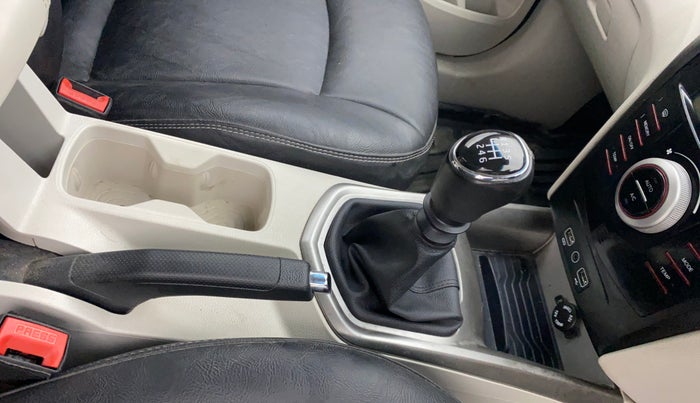 2022 Mahindra XUV300 W8 (O) 1.5 DIESEL, Diesel, Manual, 23,722 km, Gear Lever