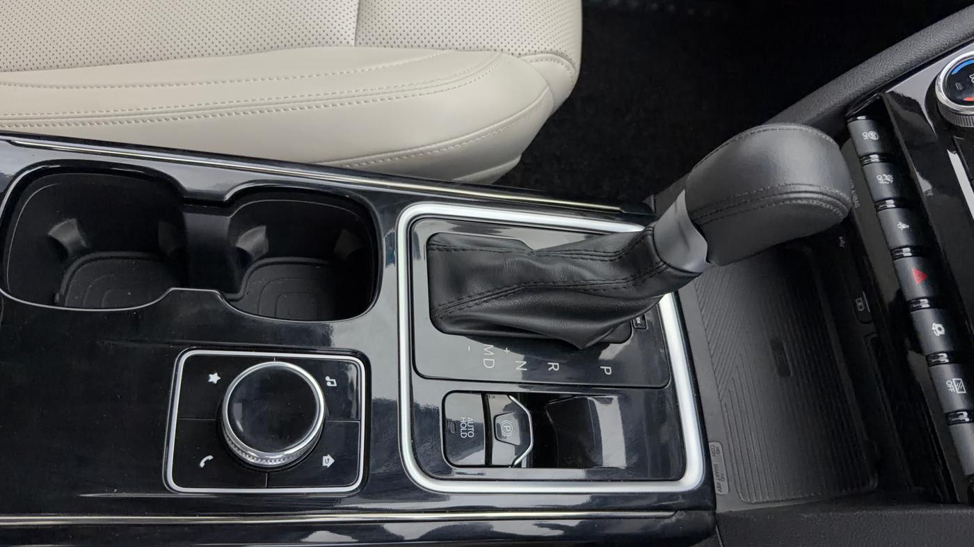 2024 Mahindra XUV700 AX 7 Luxury Pack Petrol AT 6 STR, Petrol, Automatic, 32,191 km, Gear Lever