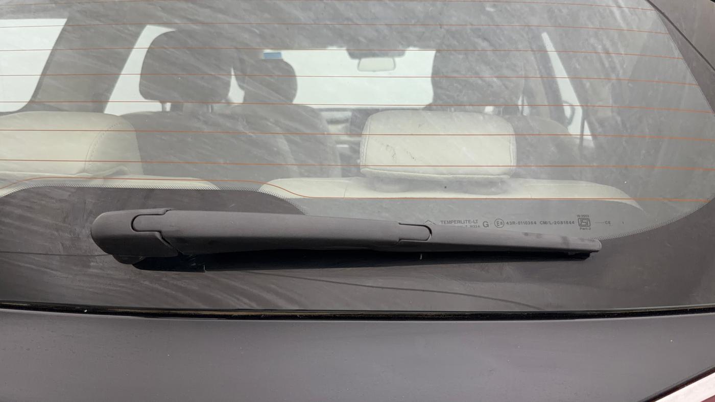 2024 Mahindra XUV700 AX 7 Luxury Pack Petrol AT 6 STR, Petrol, Automatic, 32,191 km, Rear Wiper