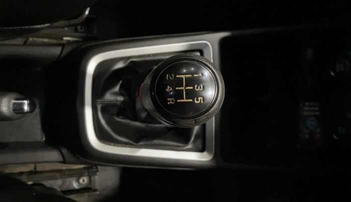 2019 Maruti Swift VXI, Petrol, Manual, 20,580 km, Gear Lever