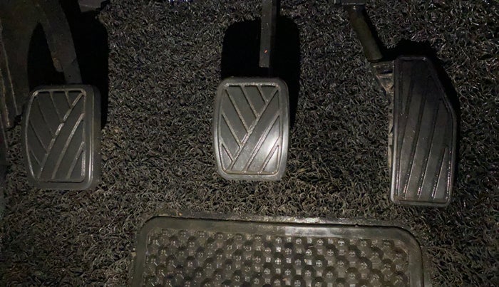 2019 Maruti Swift VXI, Petrol, Manual, 20,580 km, Pedals