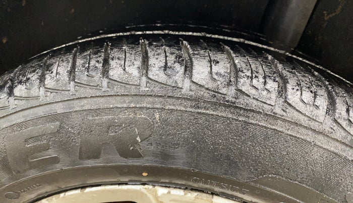 2016 Ford Ecosport TITANIUM 1.5L DIESEL, Diesel, Manual, 1,02,703 km, Left Rear Tyre Tread