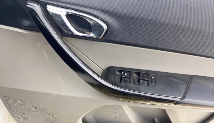 2019 Tata Tiago XZ PLUS PETROL, Petrol, Manual, 55,857 km, Driver Side Door Panels Control