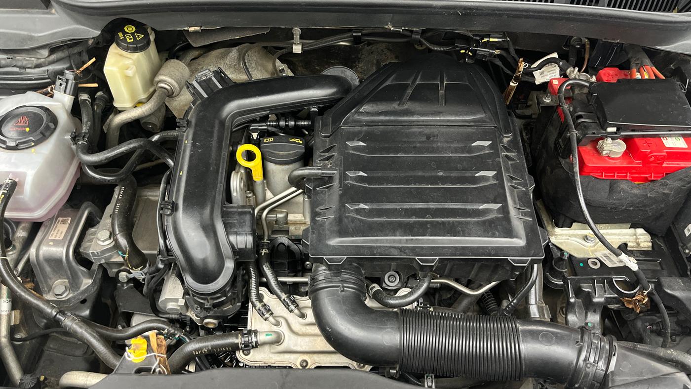 2022 Skoda KUSHAQ AMBITION 1.0L TSI MT, Petrol, Manual, 35,618 km, Engine View