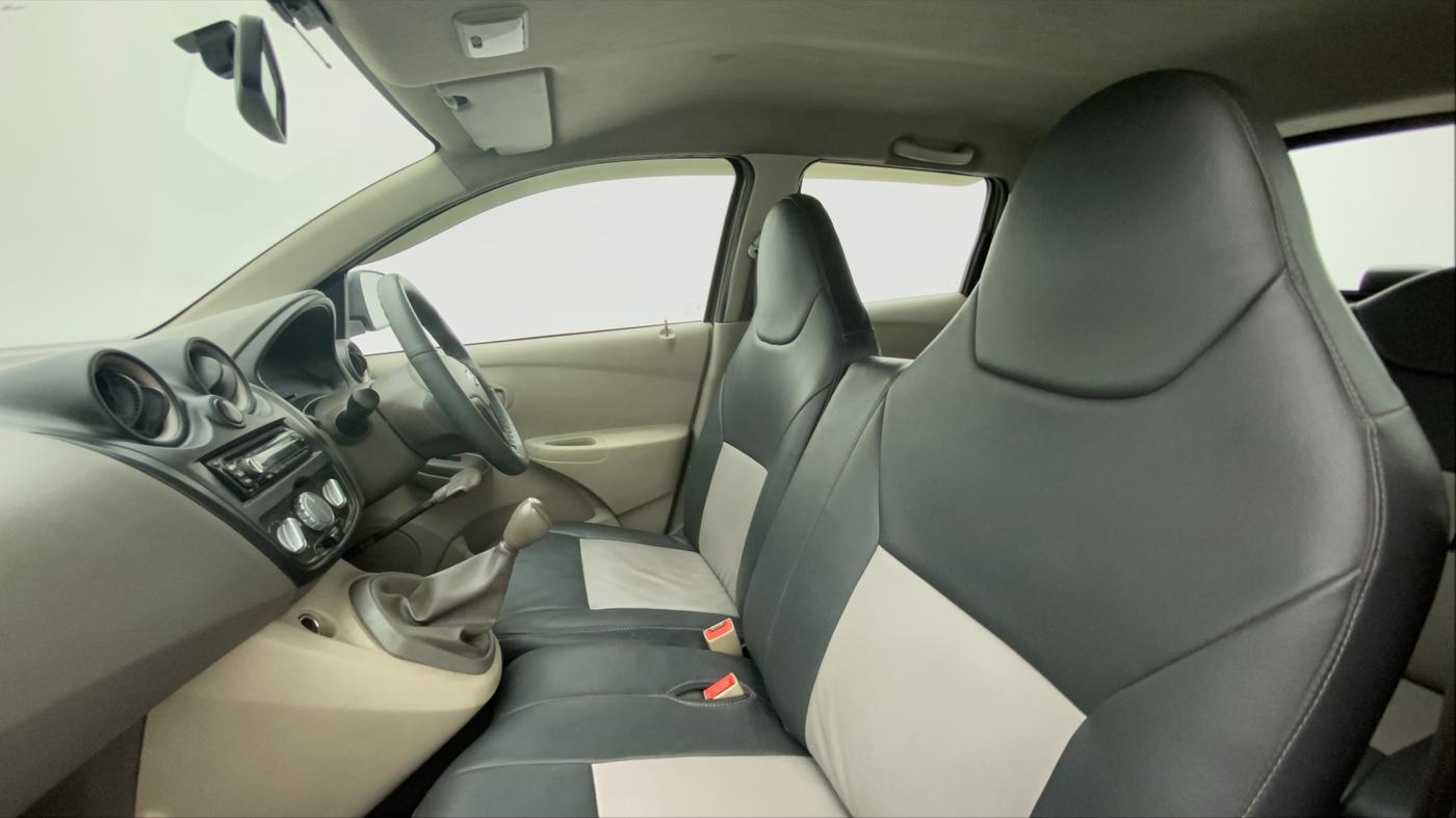 2015 Datsun Go T, Petrol, Manual, 86,055 km, Right Side Front Door Cabin