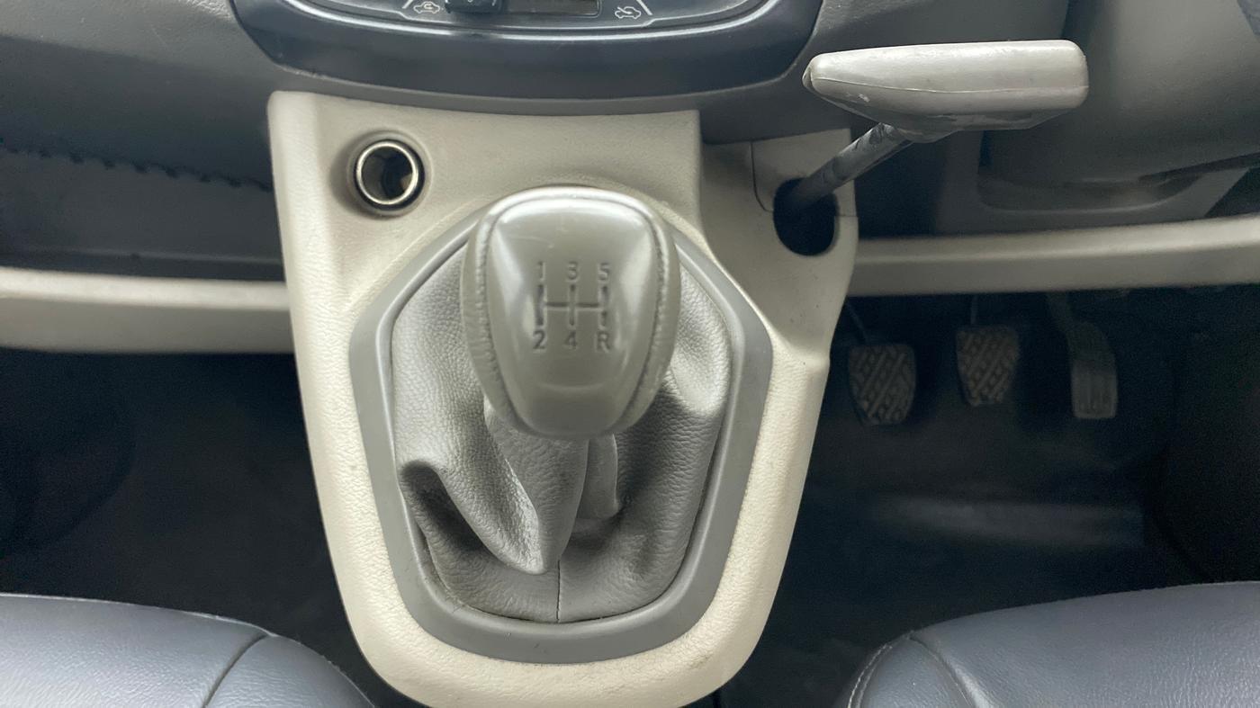 2015 Datsun Go T, Petrol, Manual, 86,055 km, Gear Lever