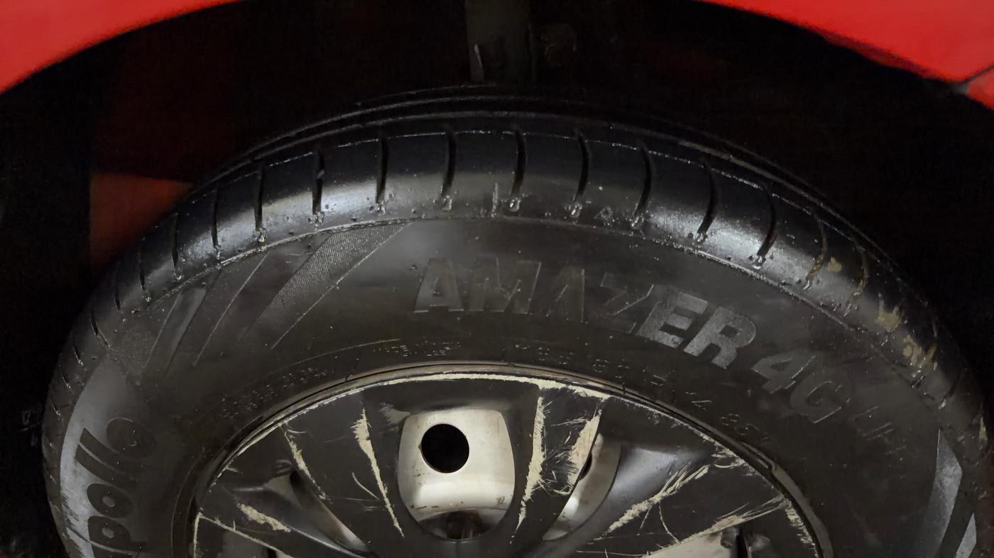 2020 Maruti Swift LXI, Petrol, Manual, 78,290 km, Right Front Tyre Tread