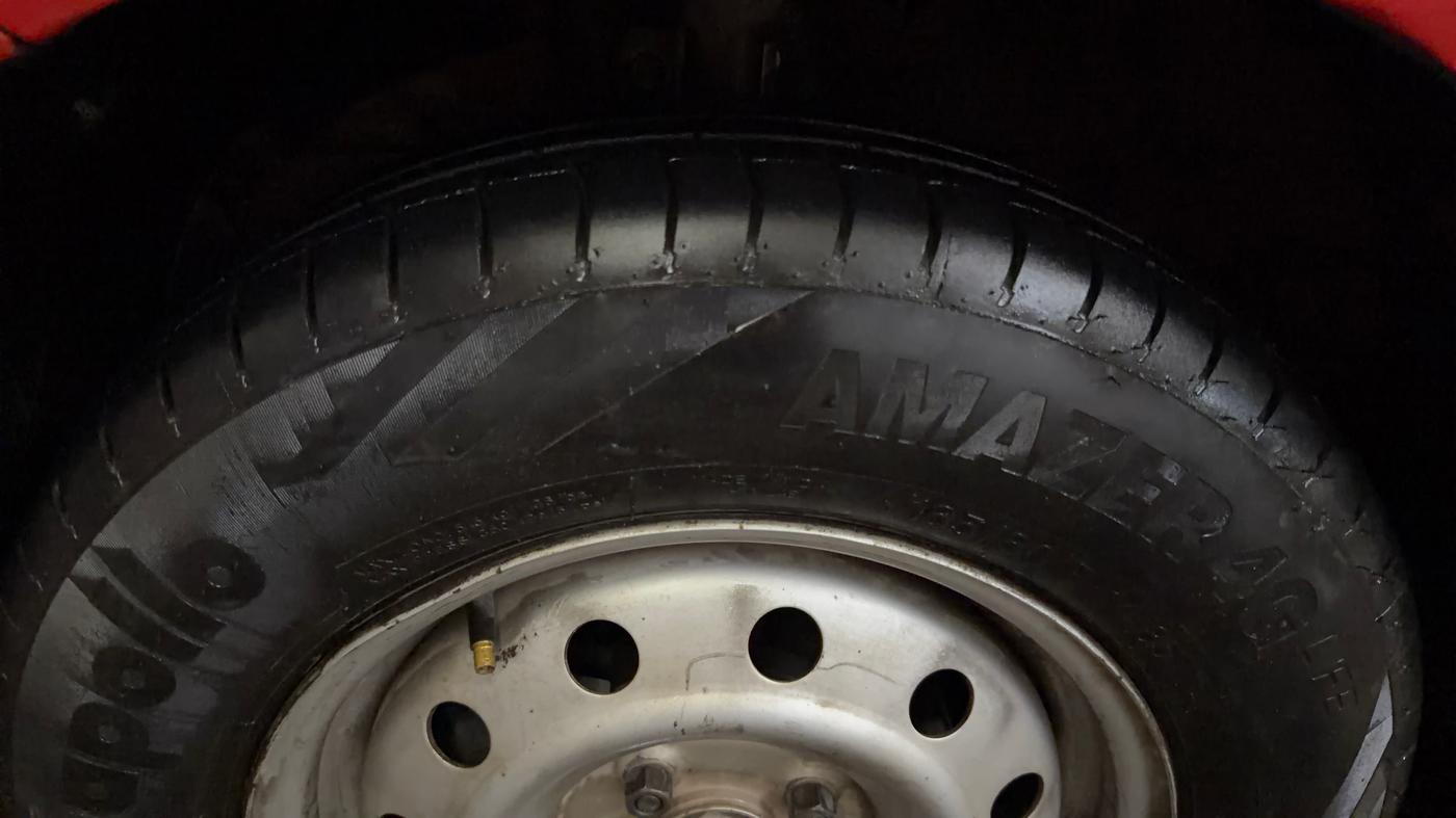 2020 Maruti Swift LXI, Petrol, Manual, 78,290 km, Left Front Tyre Tread