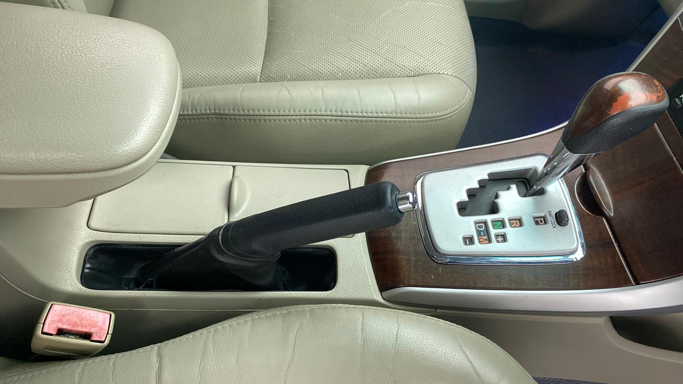 2011 Toyota Corolla Altis VL AT, Petrol, Automatic, 59,536 km, Gear Lever