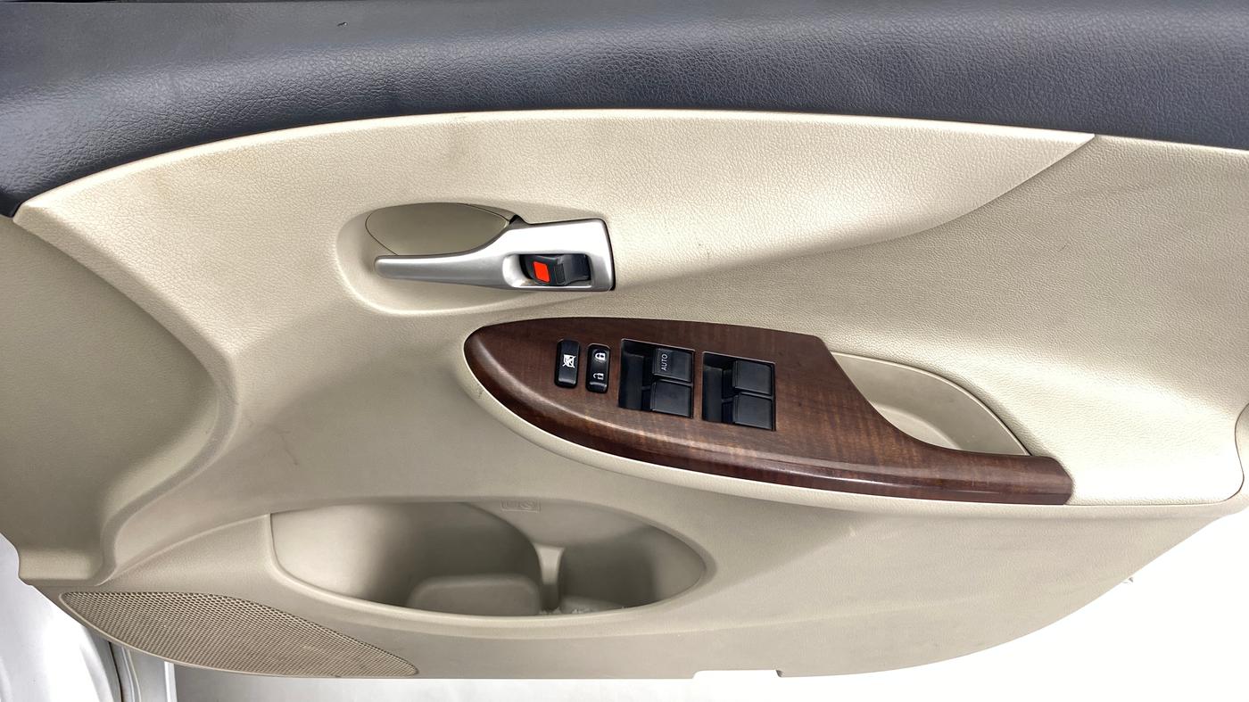 2011 Toyota Corolla Altis VL AT, Petrol, Automatic, 59,536 km, Driver Side Door Panels Control